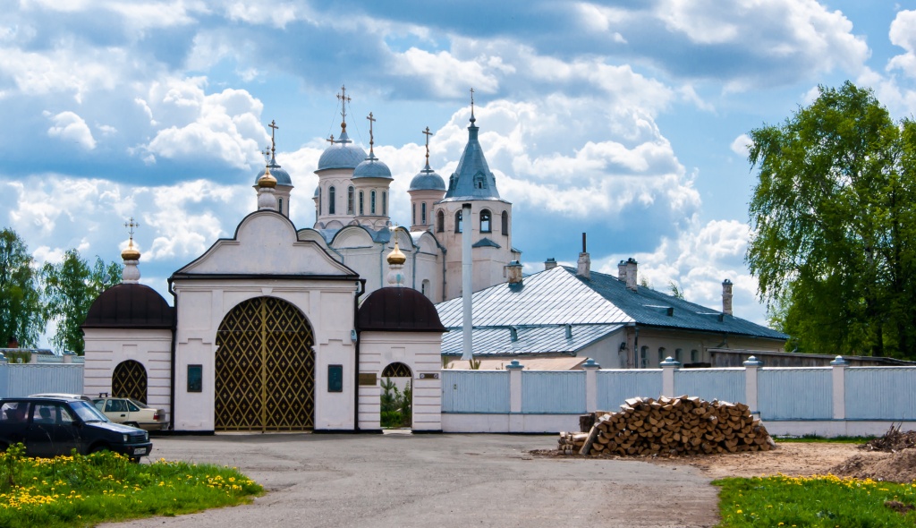 Паисиево-Галичский Успенский женский монастырь.jpg